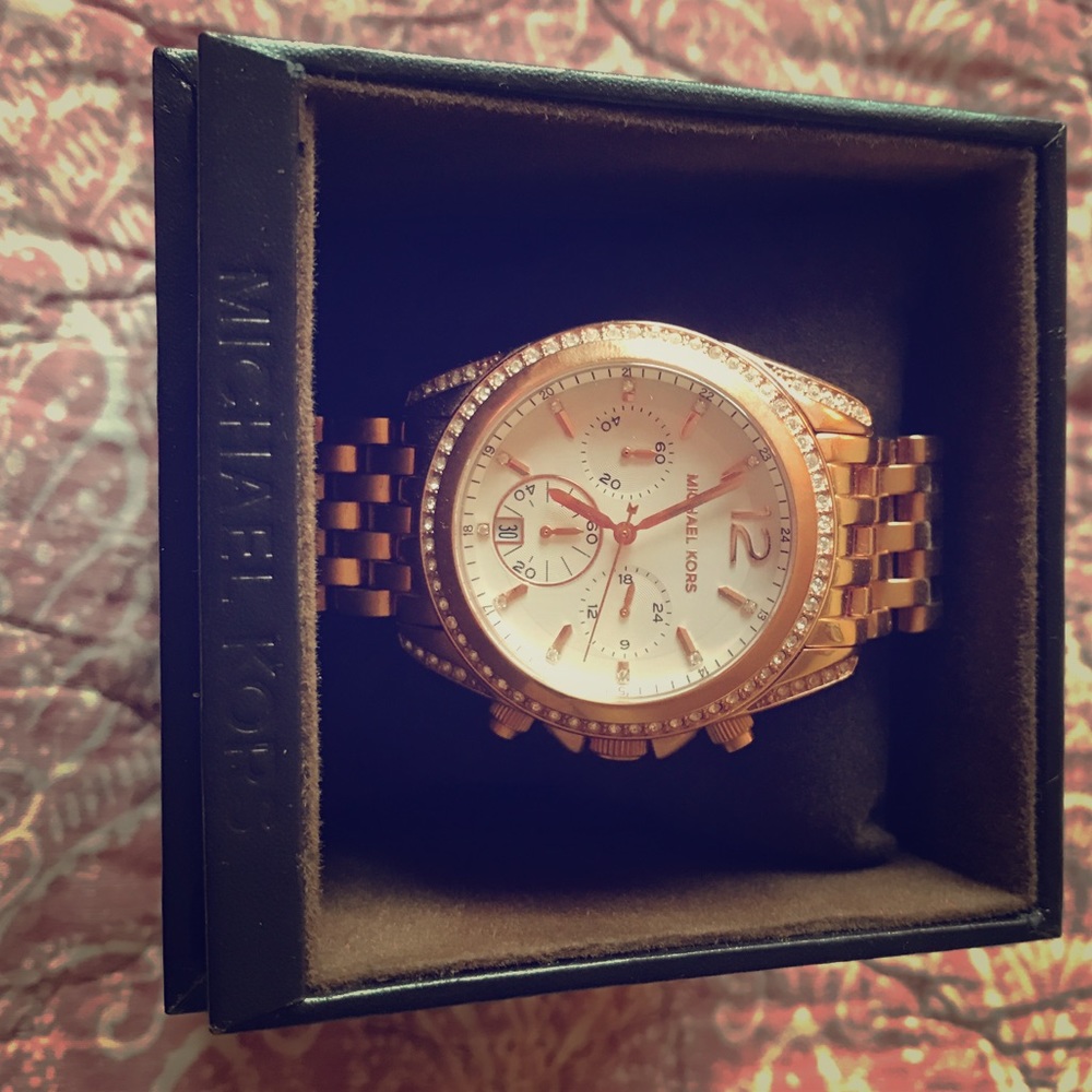 NWOT Rose gold Micheal Kors watch